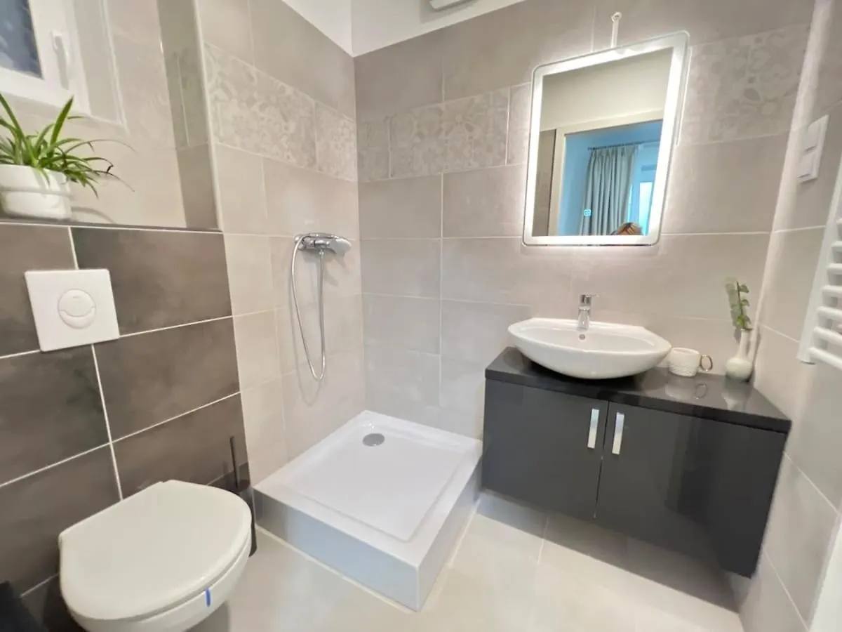 Danube 3 Beds With Big Balcony Parking 10Euro A Day Apartment Budapest
