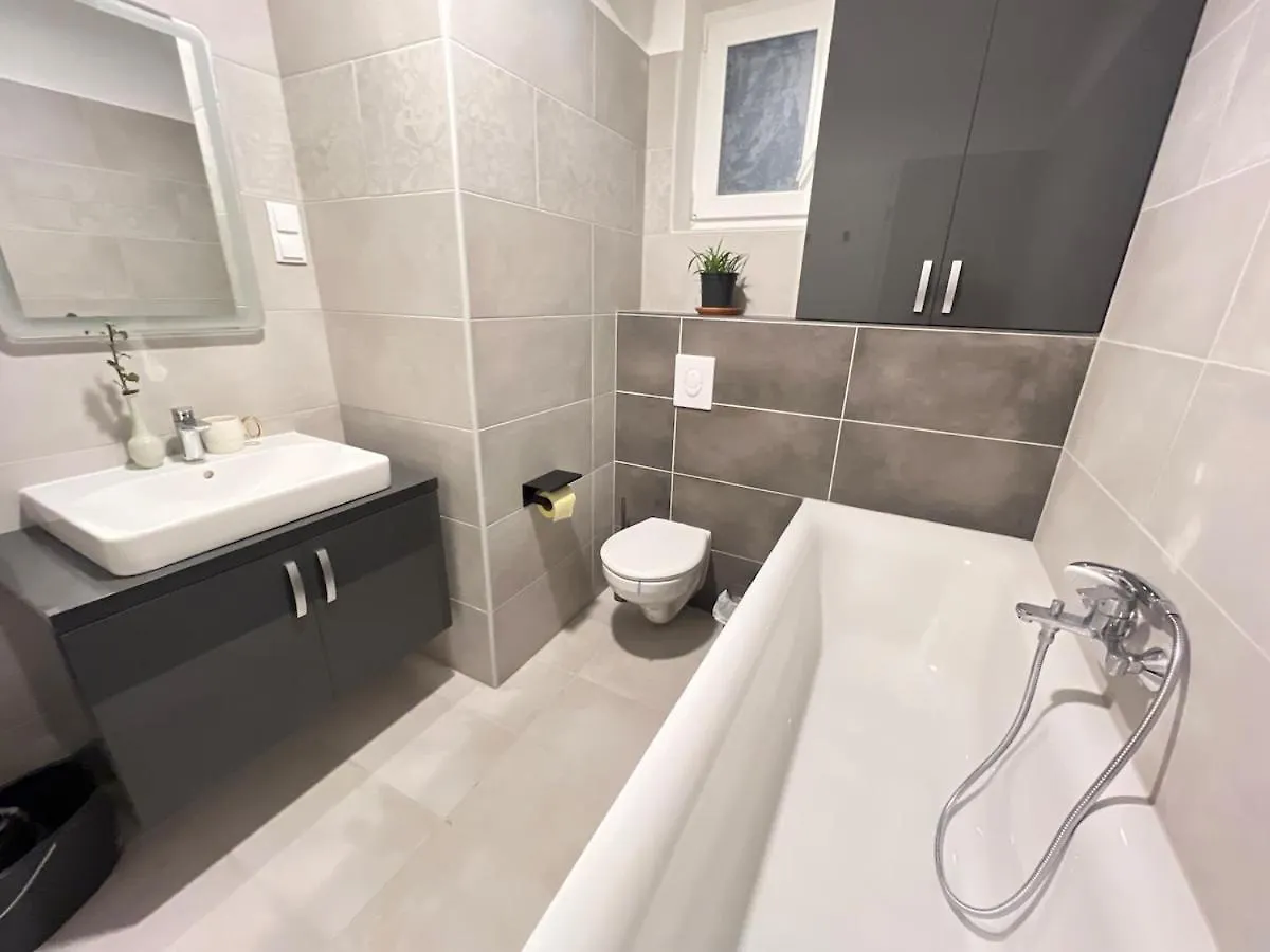 Danube 3 Beds With Big Balcony Parking 10Euro A Day Apartment Budapest 0*,  Hungary