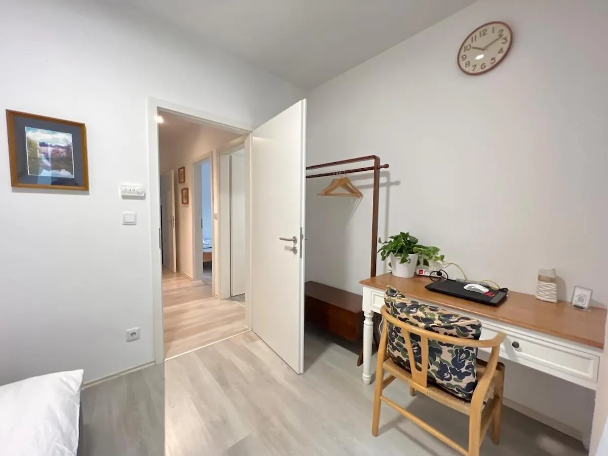 Danube 3 Beds With Big Balcony Parking 10Euro A Day Apartment Budapest