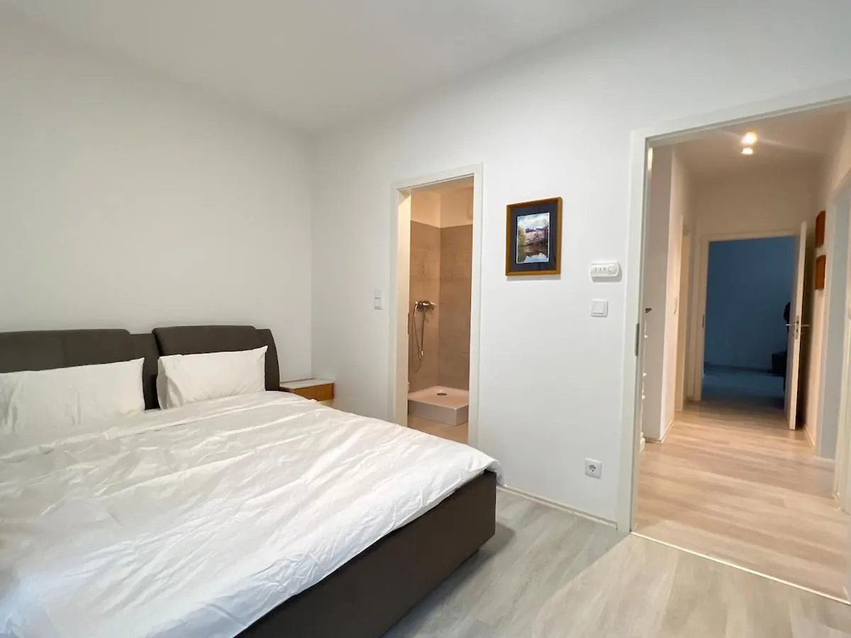 Danube 3 Beds With Big Balcony Parking 10Euro A Day Apartment Budapest